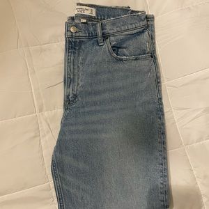 Abercrombie Curve Love The 90’s Straight Ultra High Rise Jeans